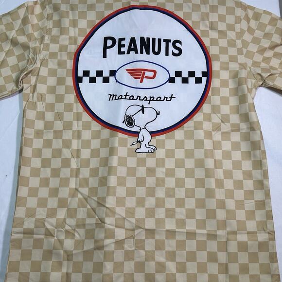 Peanuts Motorsport Men's size Large button-down short sleeve shirt - Picture 6 of 7